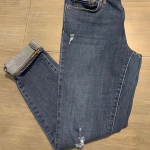 Levi’s 711 Distressed Skinny Jean